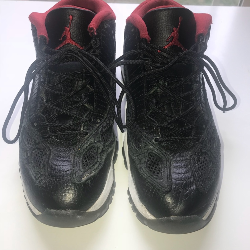 Jordan 11 Retro low IE
